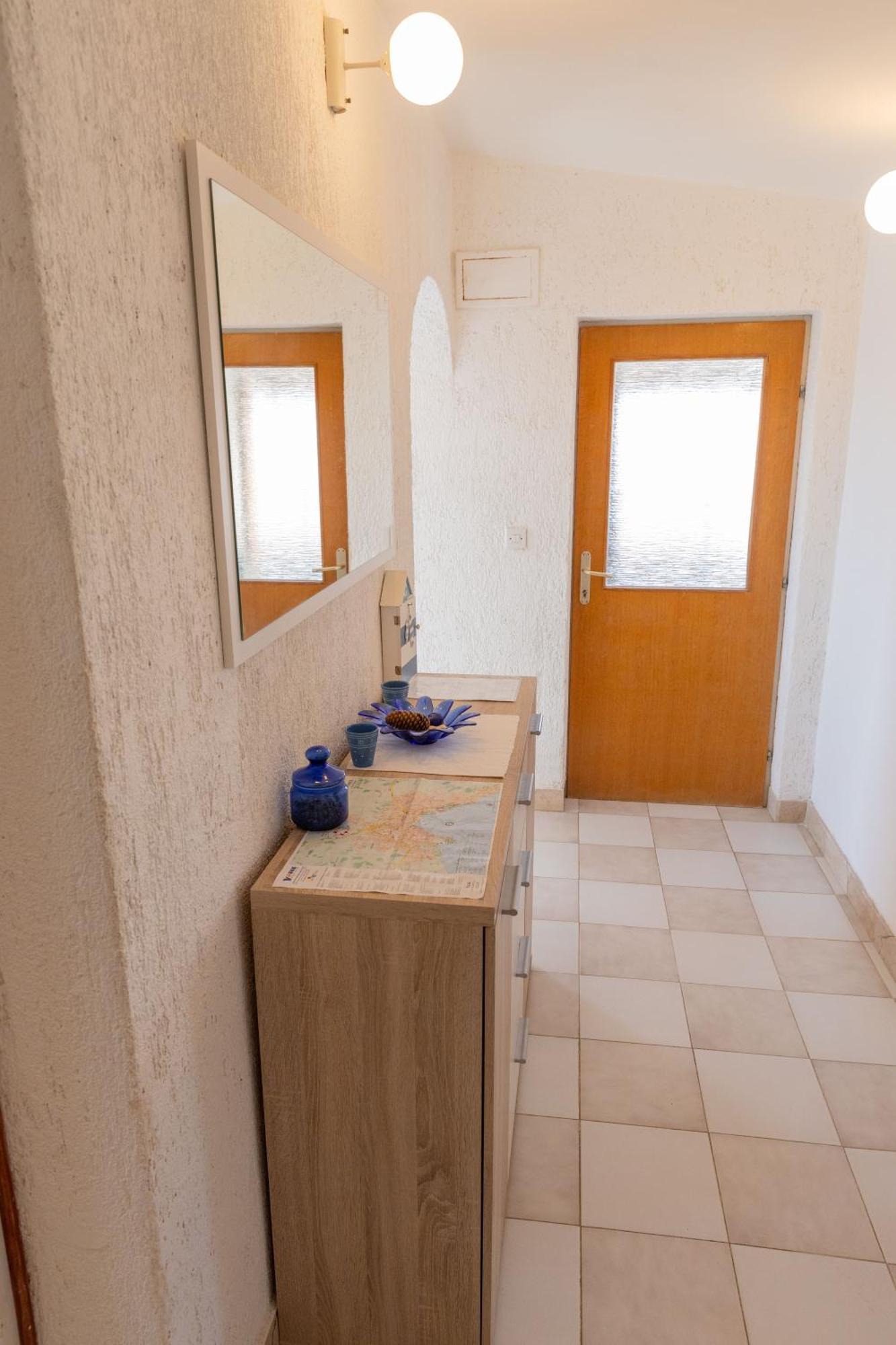 Apartmani Trlaja Vodice Eksteriør billede