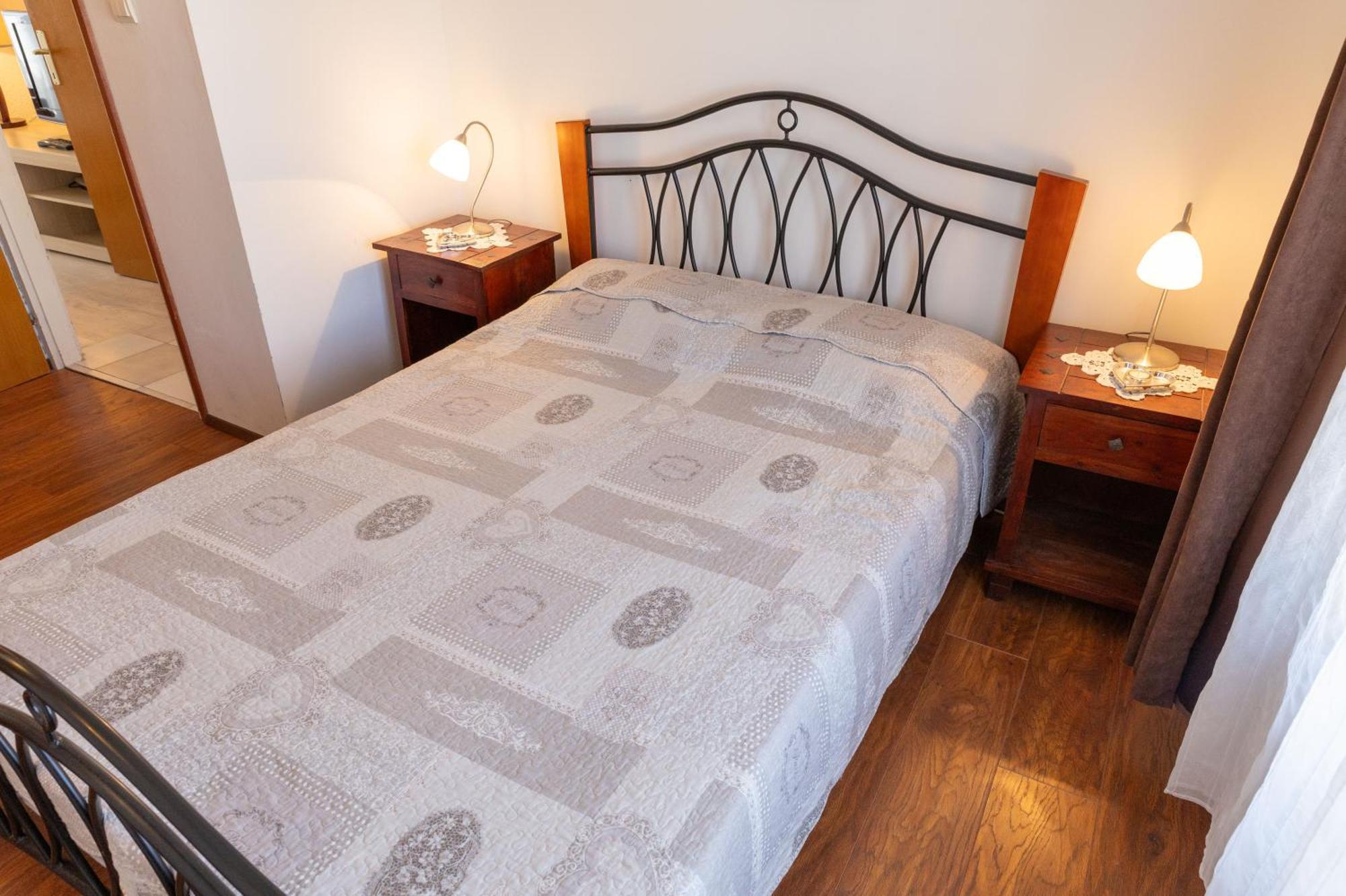 Apartmani Trlaja Vodice Eksteriør billede