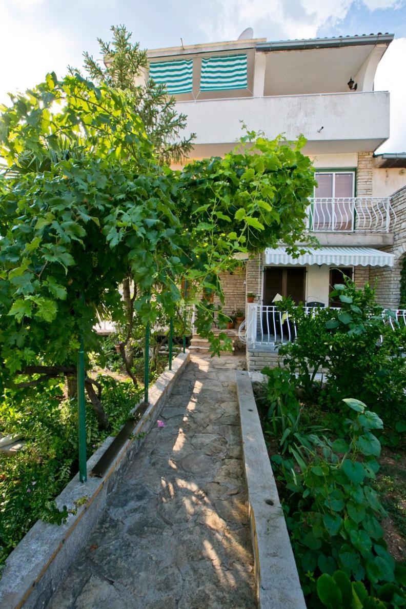 Apartmani Trlaja Vodice Eksteriør billede