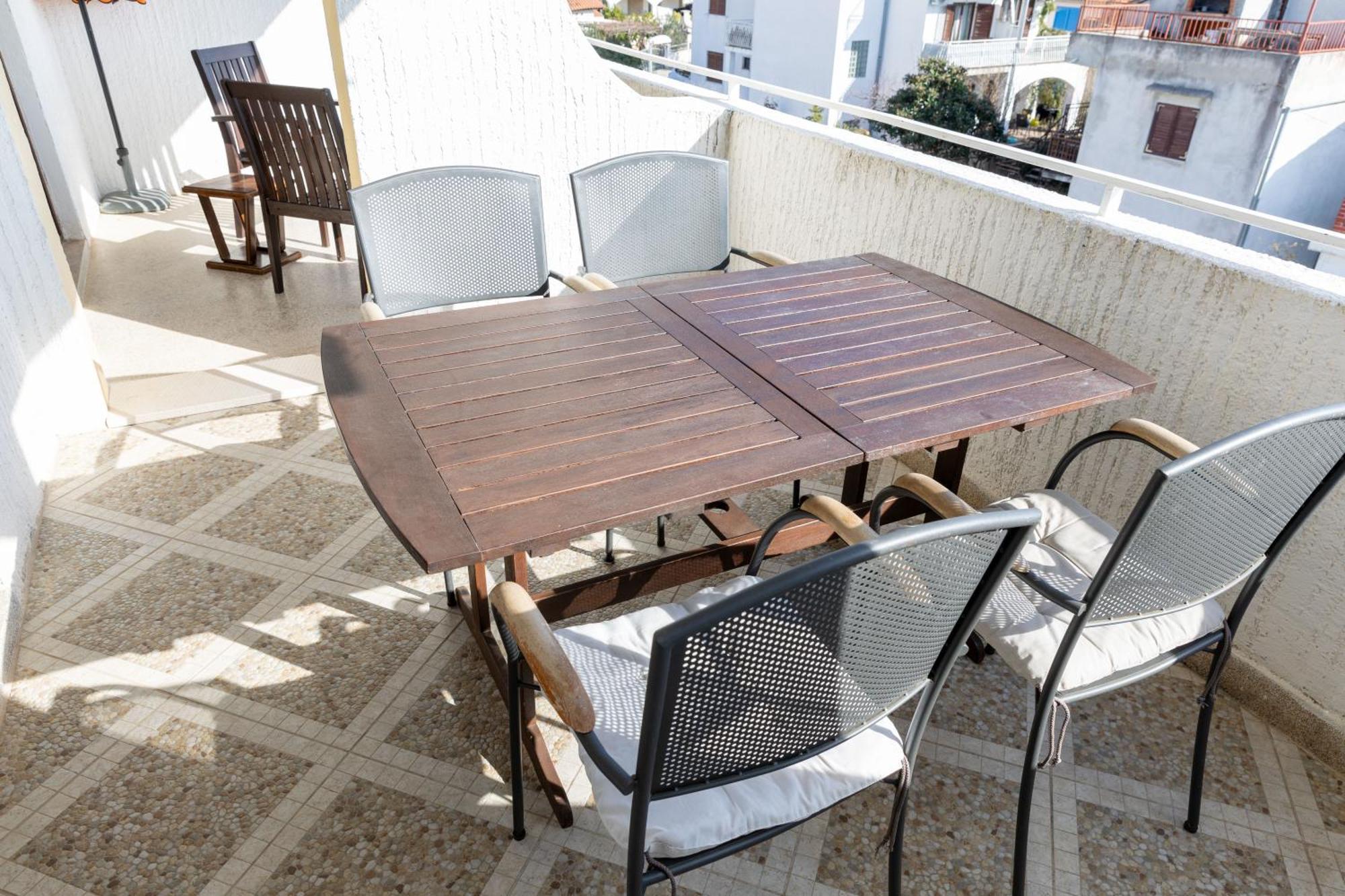 Apartmani Trlaja Vodice Eksteriør billede